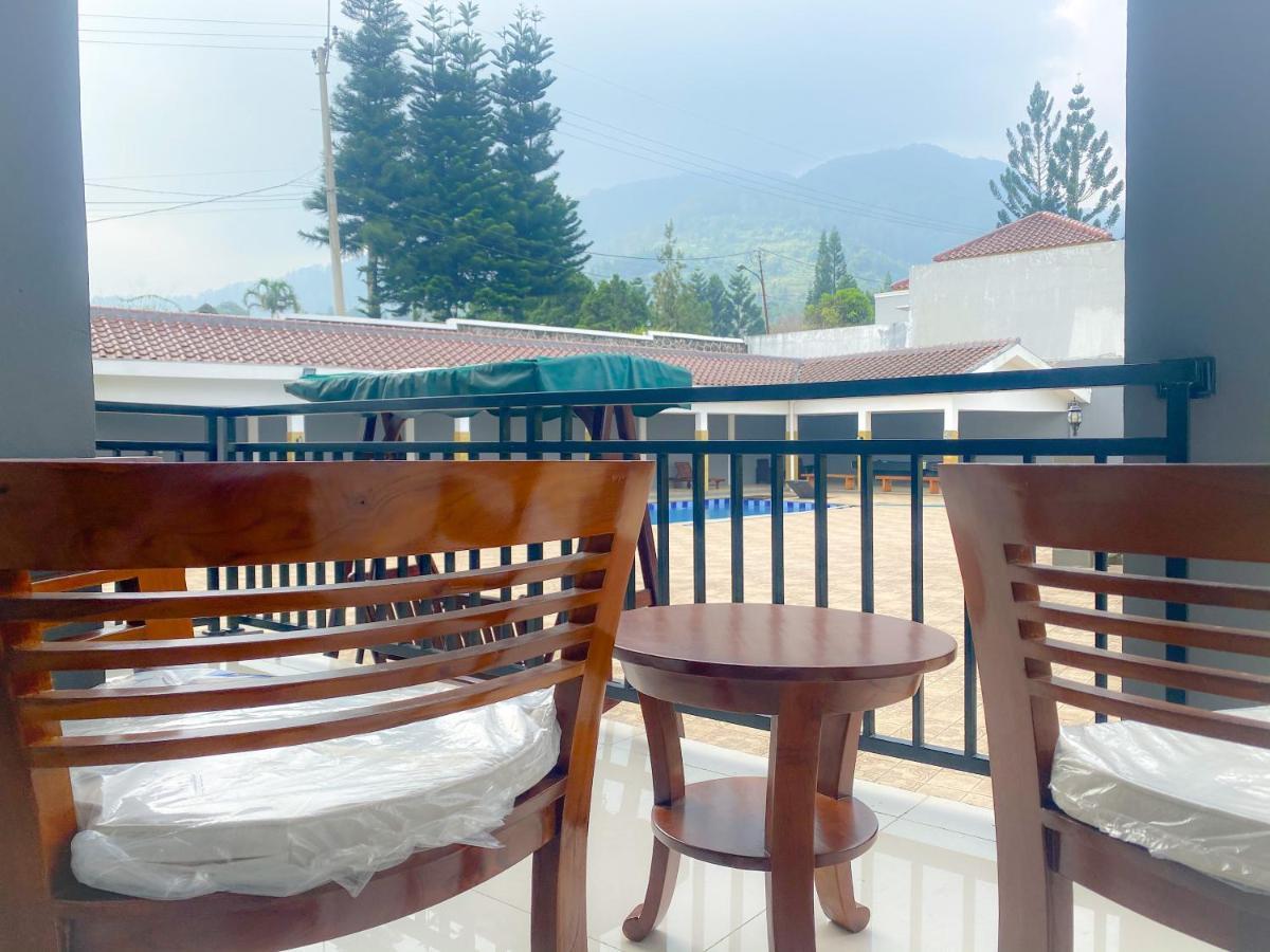 Villa Andalus 3 Puncak Esterno foto